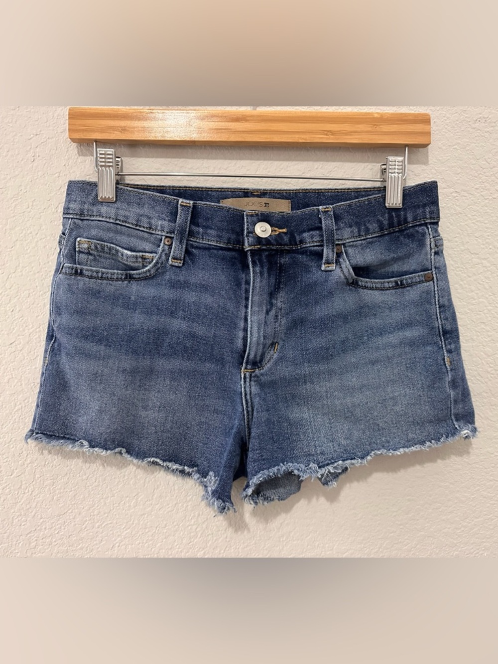 Joe’s Jeans Women’s Blue Denim Cutoff Boyfriend Mid Rise Shorts Size W27